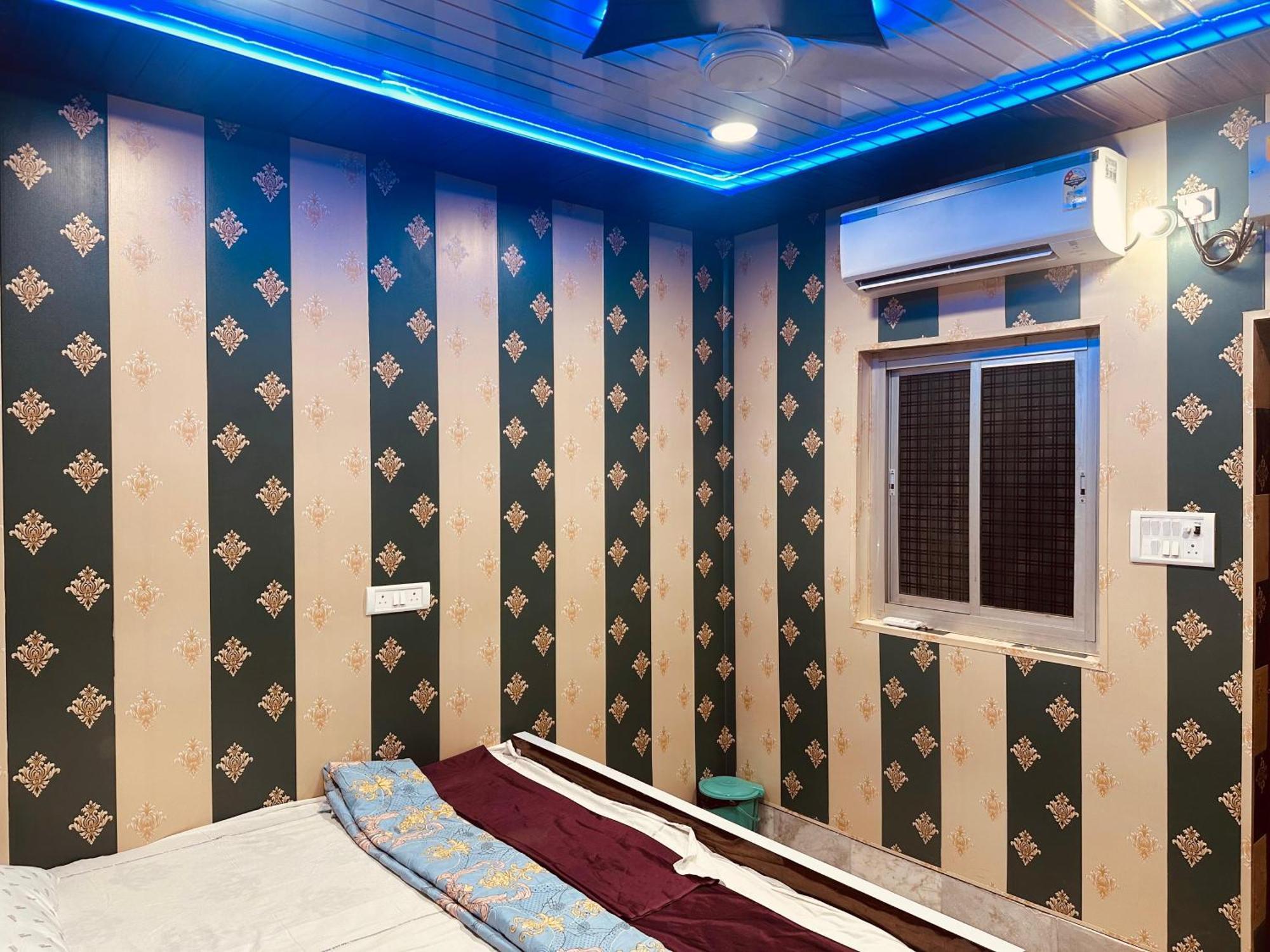 Hotel Raju Homestay Ayodhya 150 Meters From Shree Ram Janmbhoomi Temple 200 Meters From Ayodhya Dham Railway Station Eksteriør billede