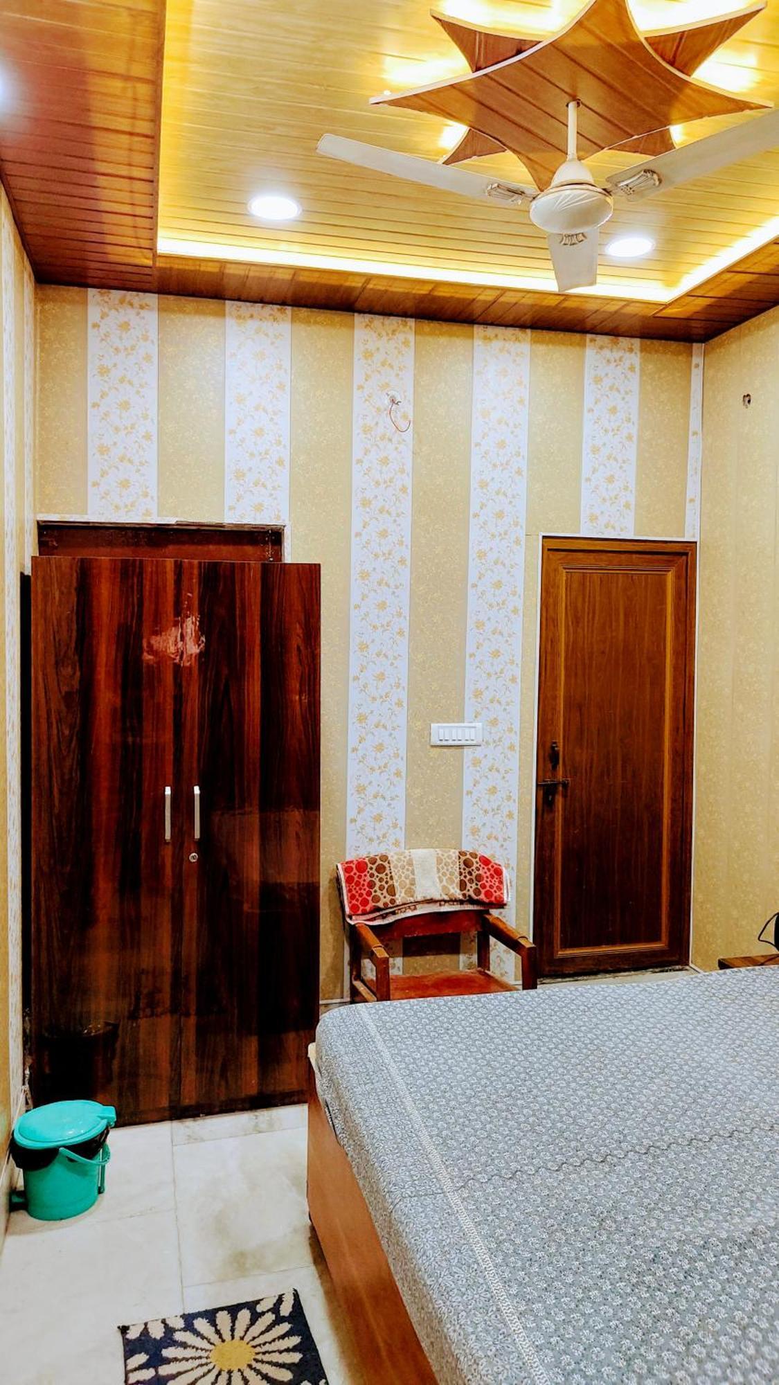 Hotel Raju Homestay Ayodhya 150 Meters From Shree Ram Janmbhoomi Temple 200 Meters From Ayodhya Dham Railway Station Eksteriør billede