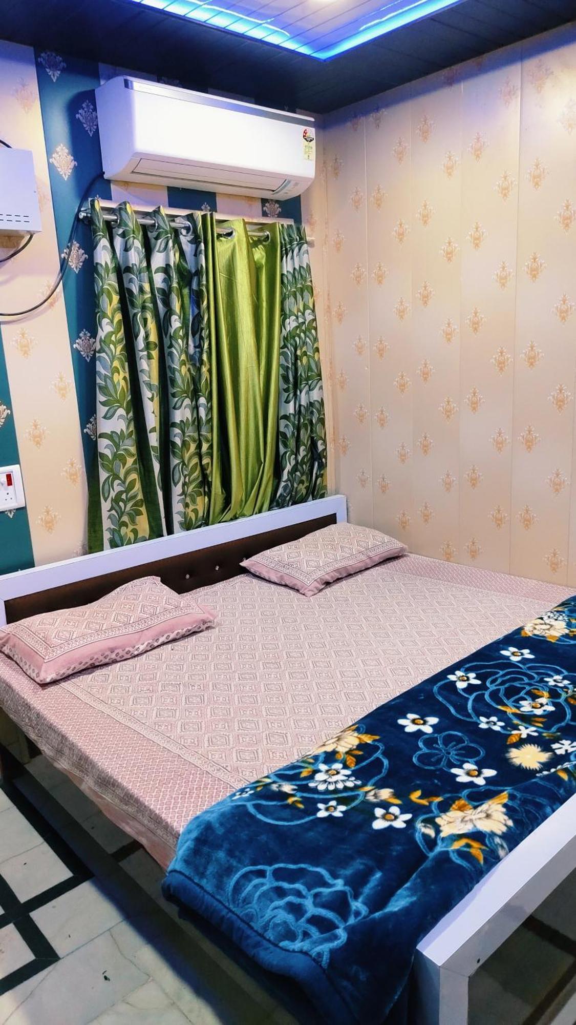 Hotel Raju Homestay Ayodhya 150 Meters From Shree Ram Janmbhoomi Temple 200 Meters From Ayodhya Dham Railway Station Eksteriør billede