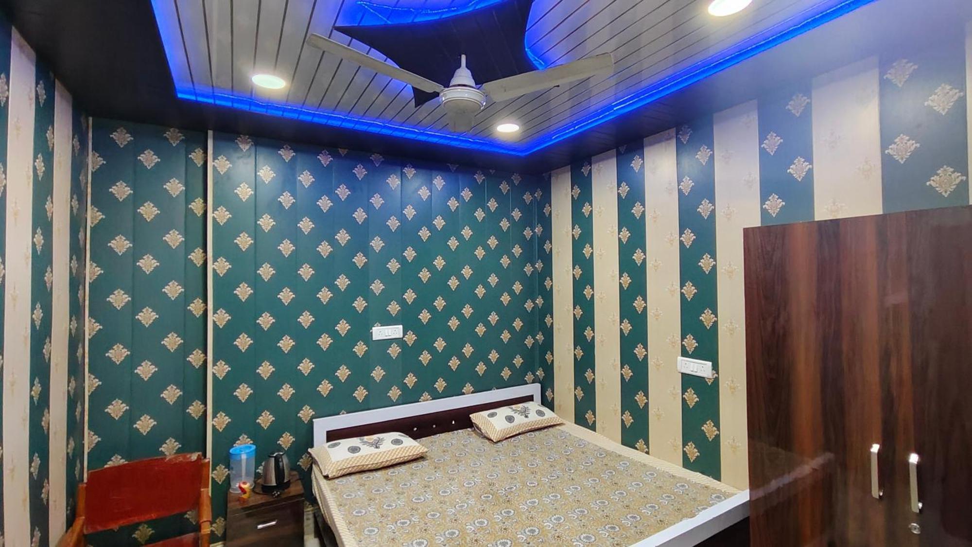 Hotel Raju Homestay Ayodhya 150 Meters From Shree Ram Janmbhoomi Temple 200 Meters From Ayodhya Dham Railway Station Eksteriør billede