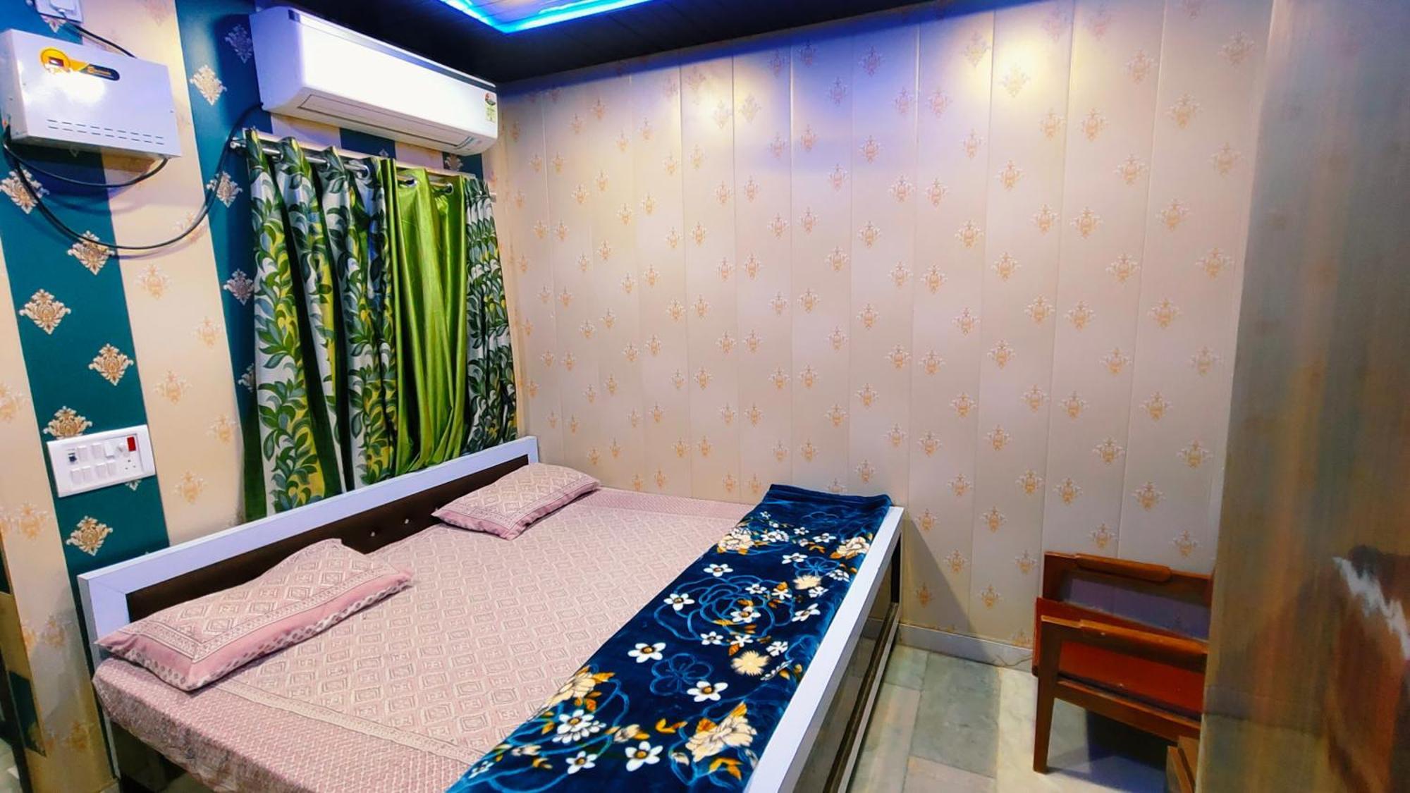 Hotel Raju Homestay Ayodhya 150 Meters From Shree Ram Janmbhoomi Temple 200 Meters From Ayodhya Dham Railway Station Eksteriør billede